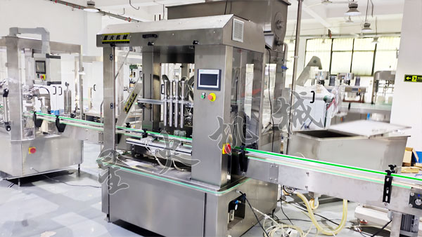 辣椒酱灌装生产线实拍图